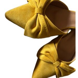 Trary GOLD SUEDE  Women's Flats with Bow Accent